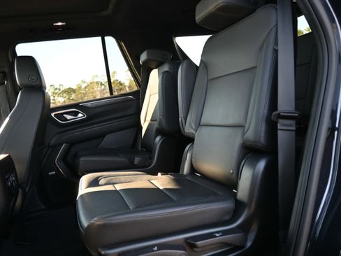 Used 2022 Chevrolet Tahoe Z71 w/ Luxury Package image 30