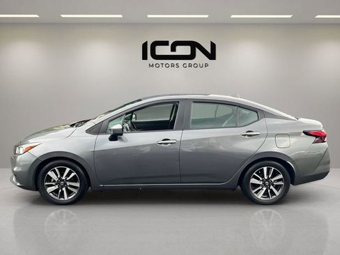 Used 2021 Nissan Versa SV FWD image 4