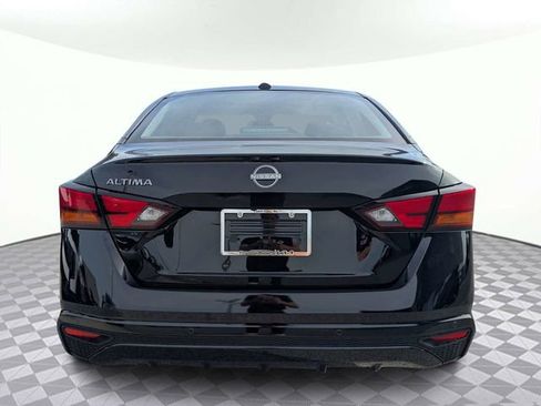 Used 2025 Nissan Altima 2.5 SV FWD image 4
