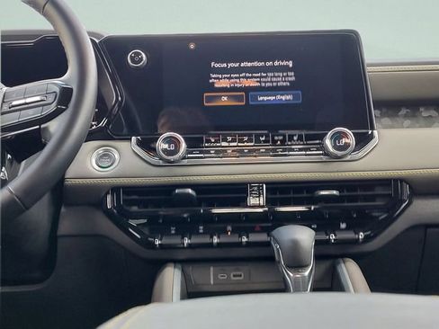 Used 2024 Chevrolet Colorado ZR2 w/ Technology Package image 13