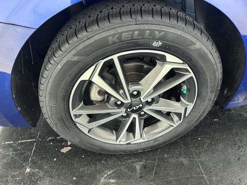Used 2022 Kia Forte LXS FWD image 25