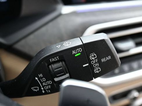Used 2022 BMW X5 xDrive40i w/ Executive Package AWD/4WD image 18