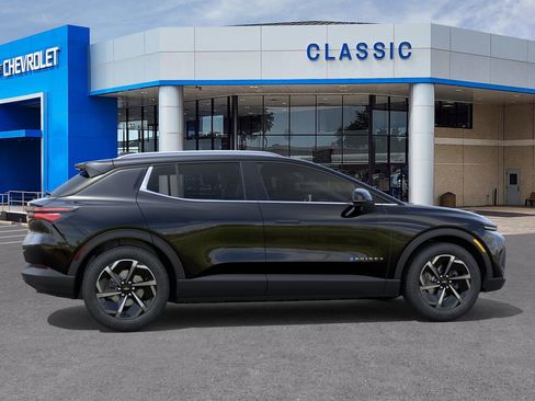 New 2026 Chevrolet Equinox EV LT image 5