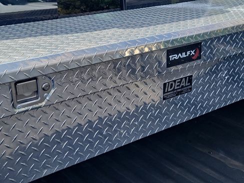 Used 2022 Nissan Titan S image 12