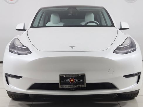 Used 2022 Tesla Model Y Long Range image 51
