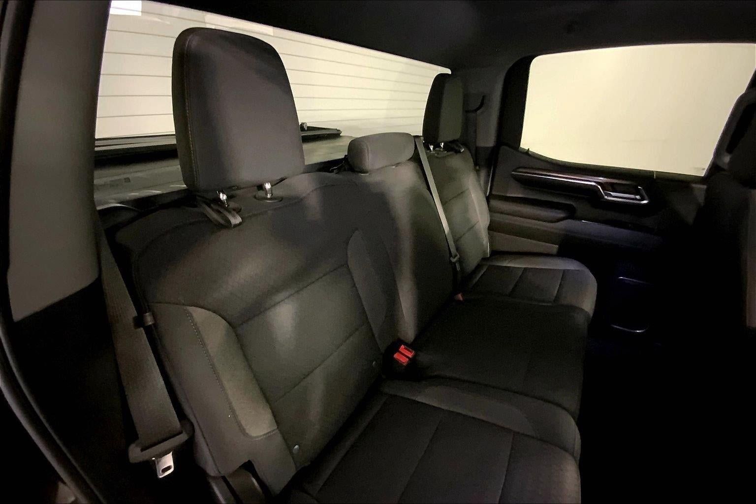 Used 2023 Chevrolet Silverado 1500 LT AWD/4WD image 23