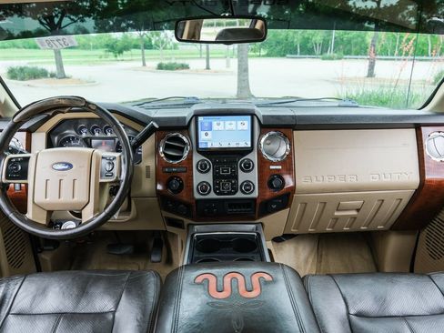 Used 2015 Ford F250 King Ranch w/ FX4 Off-Road Package AWD/4WD image 42