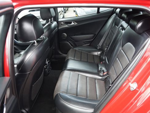 Used 2018 Kia Stinger GT2 AWD/4WD image 14