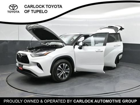 Used 2023 Toyota Highlander XLE AWD/4WD image 63