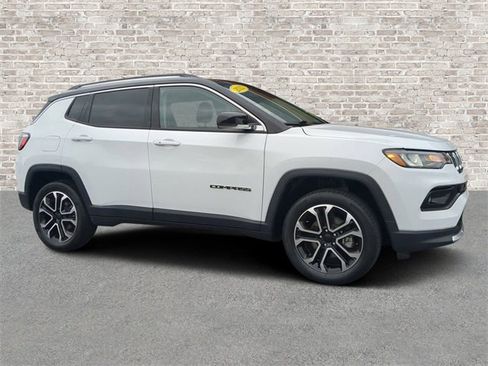 Used 2022 Jeep Compass Limited image 1