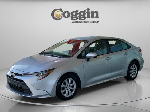 Used 2024 Toyota Corolla LE FWD image 1