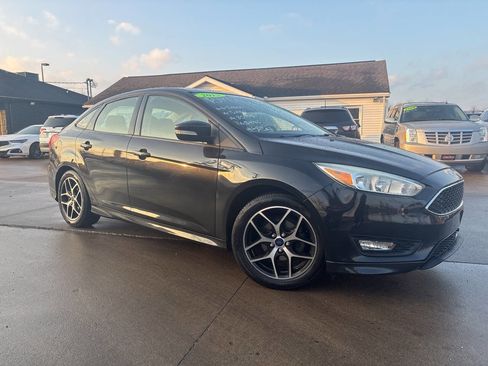Used 2015 Ford Focus SE w/ SE Ecoboost Package image 1