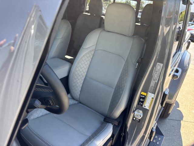 Used 2023 Jeep Gladiator Overland AWD/4WD image 20