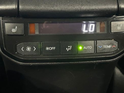 Used 2024 Toyota Highlander Platinum AWD/4WD image 98
