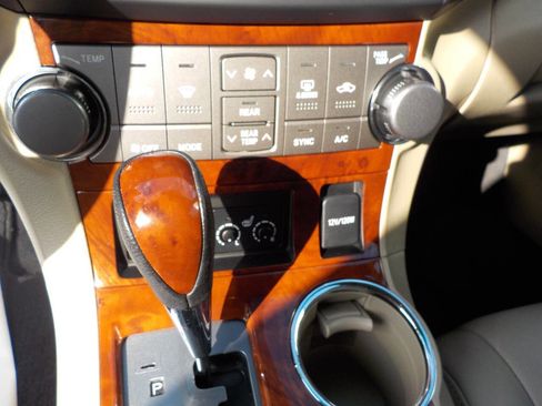 Used 2012 Toyota Highlander Limited w/ Tow Pkg image 17