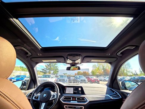 Used 2023 BMW X5 xDrive40i w/ M Sport Package AWD/4WD image 26