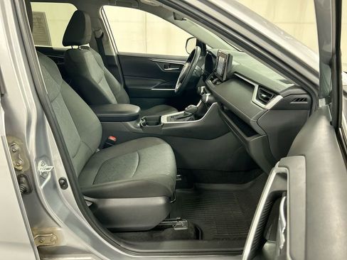 Used 2021 Toyota RAV4 XLE image 22
