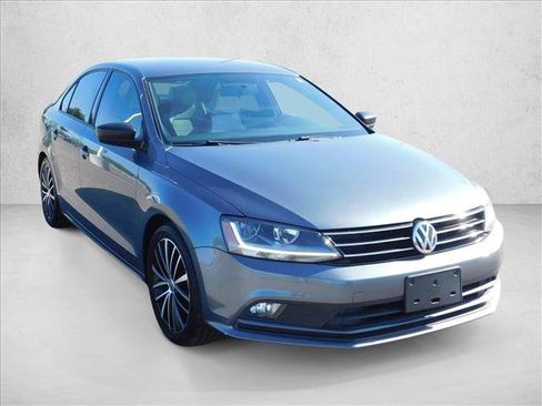 Used 2017 Volkswagen Jetta Sport FWD image 5