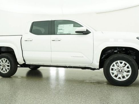 New 2026 Toyota Tacoma SR5 RWD image 28