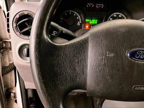 Used 2014 Ford E-250 and Econoline 250 w/ Power Group image 18