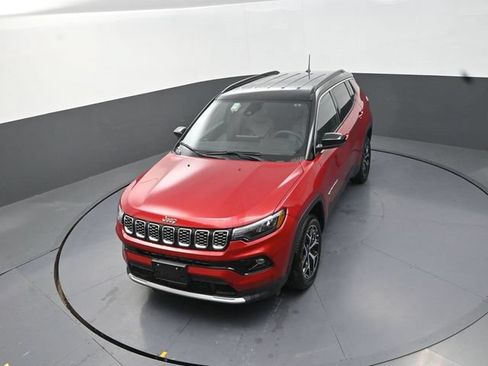 Used 2025 Jeep Compass Limited AWD/4WD image 25