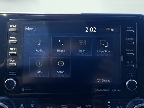 Used 2021 Toyota Highlander XLE AWD/4WD image 20