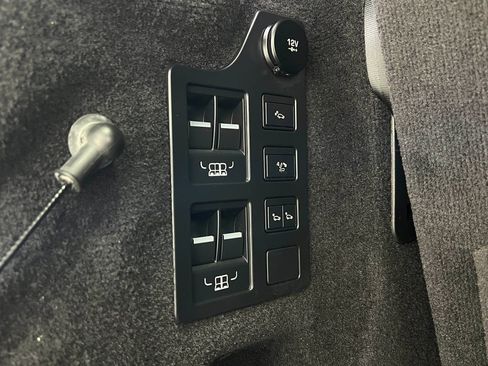 Used 2018 Land Rover Discovery HSE Luxury AWD/4WD image 30