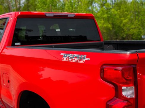 Used 2021 Chevrolet Silverado 1500 Custom Trail Boss AWD/4WD image 11