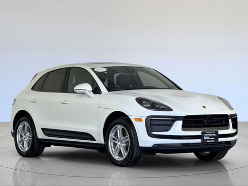 Certified 2025 Porsche Macan image 10