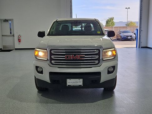 Used 2019 GMC Canyon SLE w/ Driver Alert Package AWD/4WD image 3