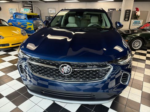 Used 2022 Buick Envision Avenir w/ Technology Package II image 2