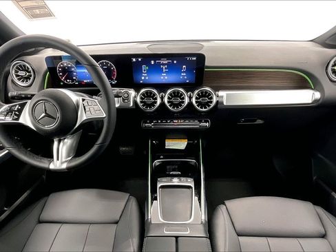 New 2026 Mercedes-Benz GLB 250 4MATIC image 5