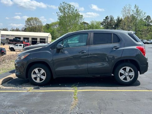 Used 2019 Chevrolet Trax LS w/ Tint and Cruise Package image 2