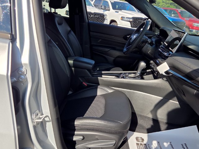 Used 2026 Jeep Compass Latitude AWD/4WD image 18