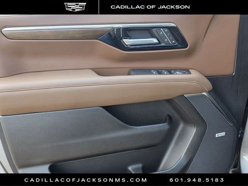 Used 2025 Chevrolet Tahoe High Country RWD image 17