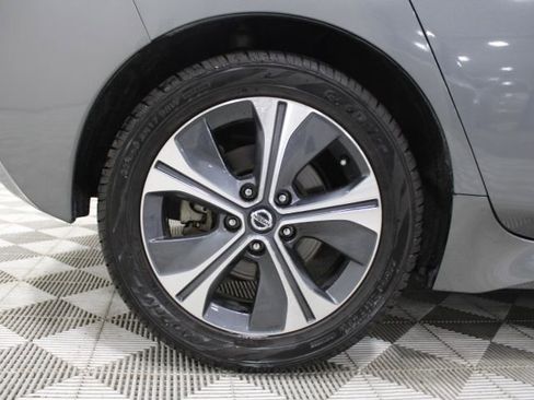 Used 2020 Nissan Leaf SV w/ SV Technology Package image 42