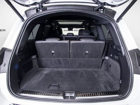 Used 2026 Mercedes-Benz GLS 580 4MATIC image 9