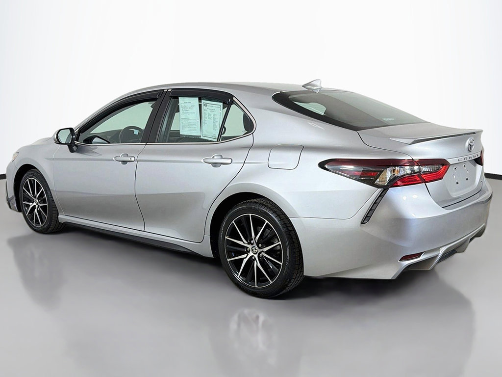 Used 2022 Toyota Camry SE w/ Audio Upgrade Package FWD image 9