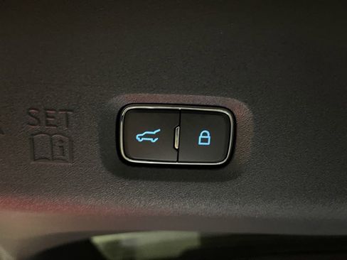 Used 2025 Ford Expedition Active image 19