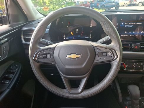 Used 2024 Chevrolet TrailBlazer LT FWD image 19