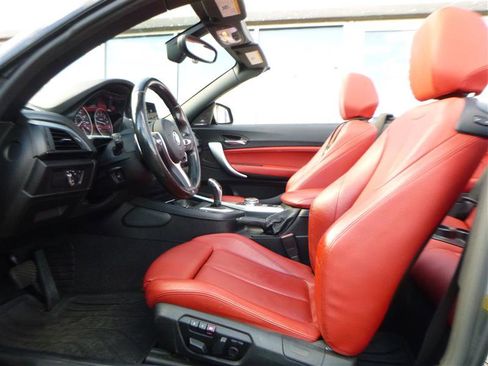 Used 2015 BMW M235i Convertible image 9