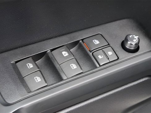 Certified 2021 Toyota Tacoma SR image 17