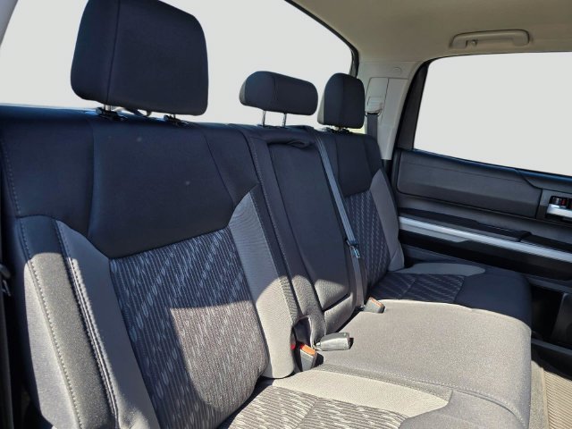 Used 2018 Toyota Tundra SR5 w/ SR5 Upgrade Package AWD/4WD image 12