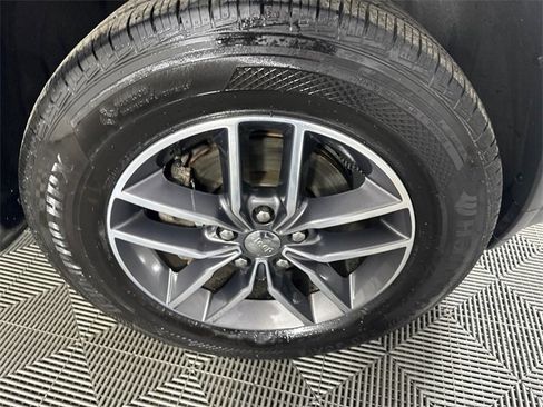 Certified 2017 Jeep Grand Cherokee Limited image 13