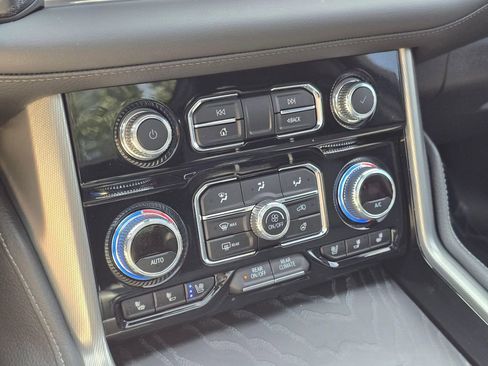 Used 2023 GMC Yukon XL Denali w/ Denali Reserve Package AWD/4WD image 36