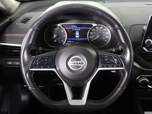 Used 2022 Nissan Altima 2.0 SR image 38