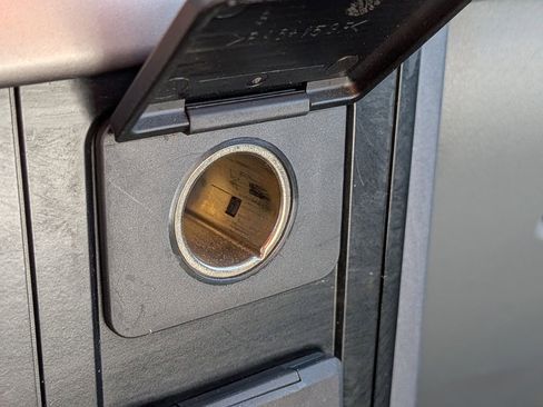 Used 2023 Ford F150 XLT image 23