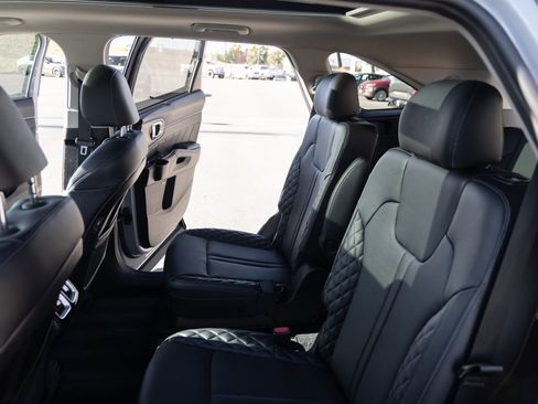 Used 2023 Kia Sorento SX Prestige image 17