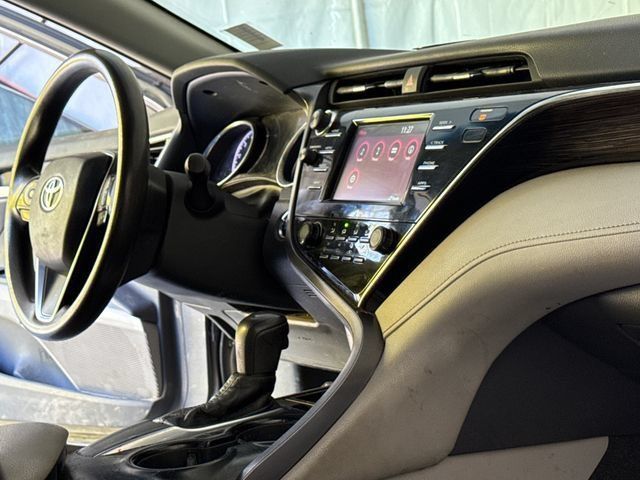 Used 2018 Toyota Camry LE w/ Moonroof Package FWD image 9