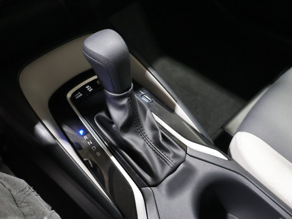 Used 2025 Toyota Corolla LE FWD image 28